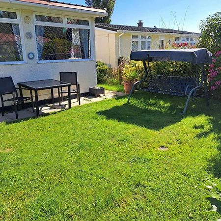 Beach & Tonic Beachside Chalet Humberston Bagian luar foto