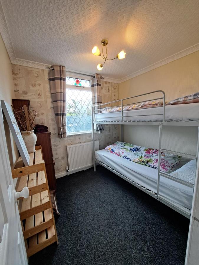 Beach & Tonic Beachside Chalet Humberston Bagian luar foto