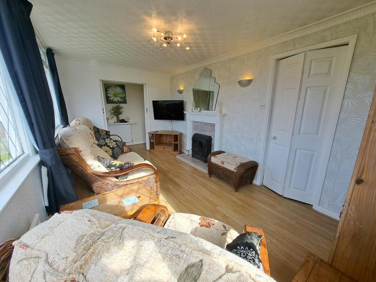 Beach & Tonic Beachside Chalet Humberston Bagian luar foto