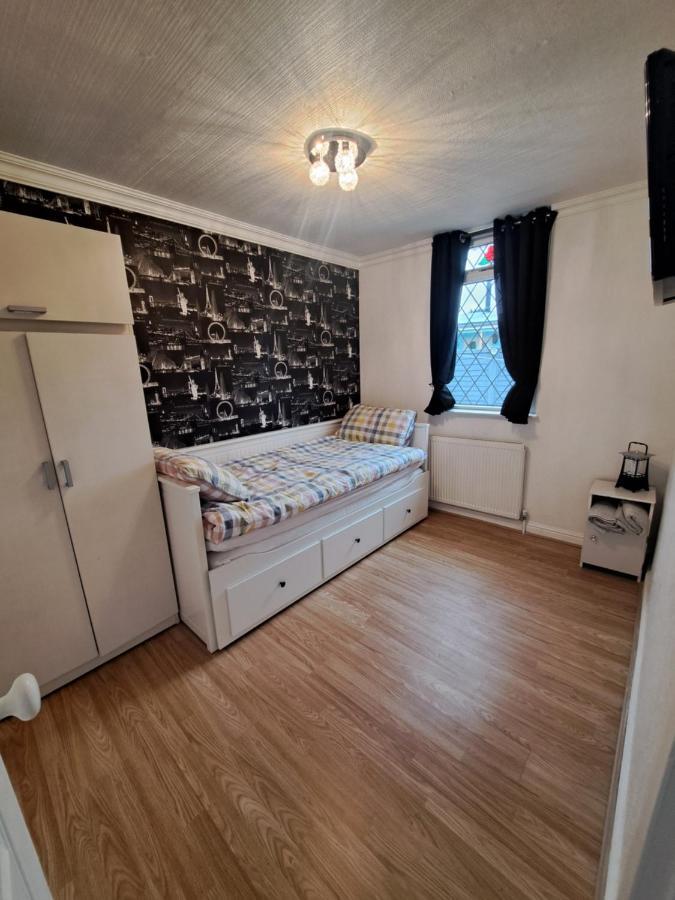 Beach & Tonic Beachside Chalet Humberston Bagian luar foto