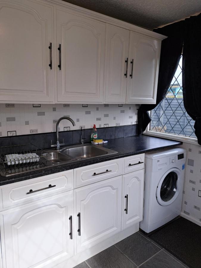 Beach & Tonic Beachside Chalet Humberston Bagian luar foto