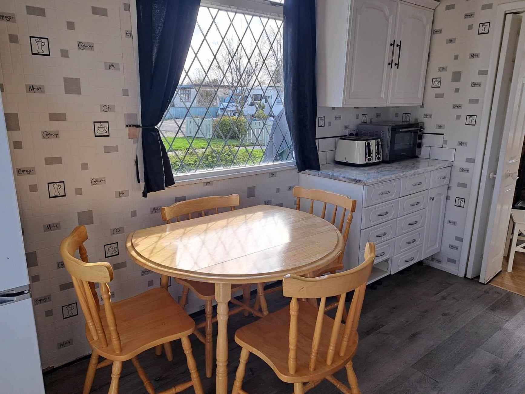 Beach & Tonic Beachside Chalet Humberston Bagian luar foto