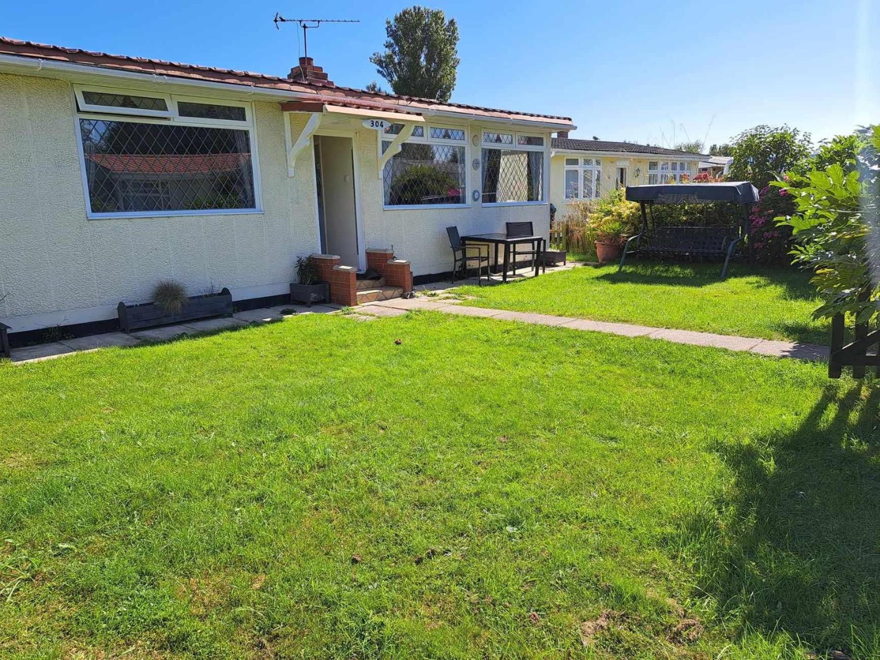 Beach & Tonic Beachside Chalet Humberston Bagian luar foto
