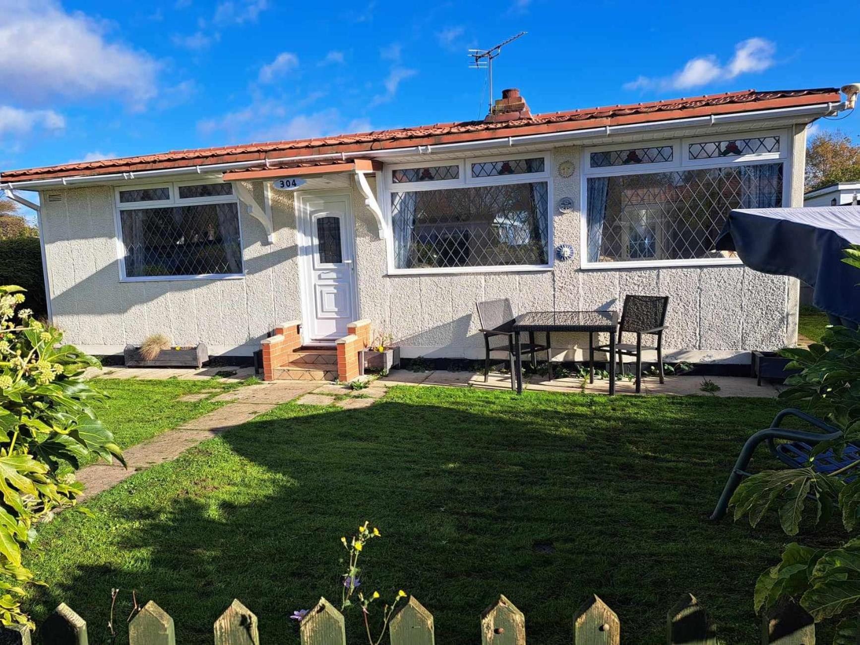 Beach & Tonic Beachside Chalet Humberston Bagian luar foto